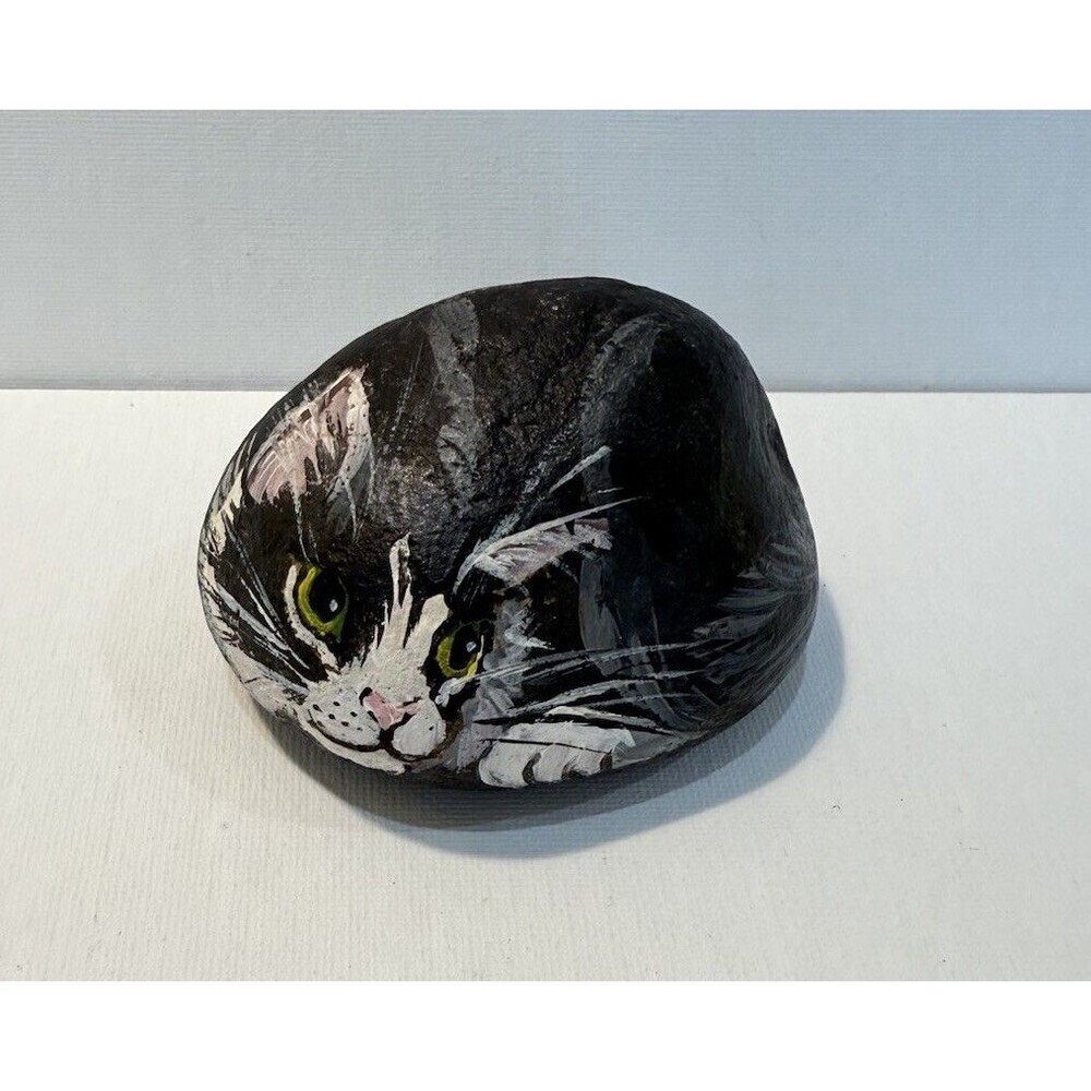 Vtg 1988 Hand Painted Rock Stone Curled Black Cat Signed Paperweight Folk Art